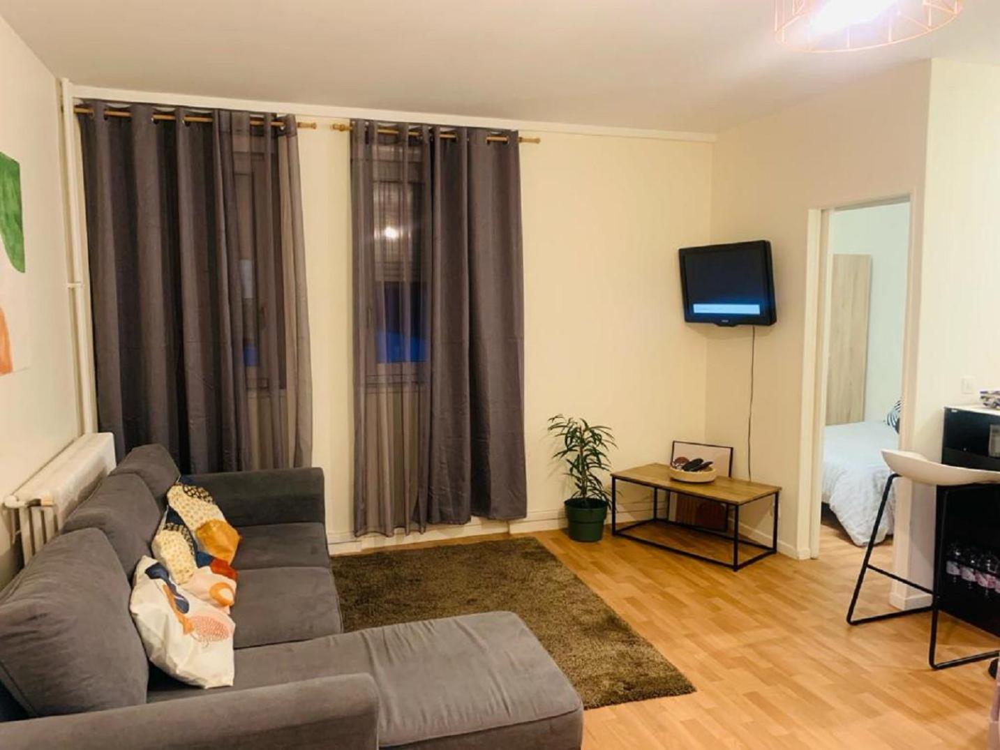 Appartement Calme Et Chaleureux Proche De Paris Courbevoie Exterior foto